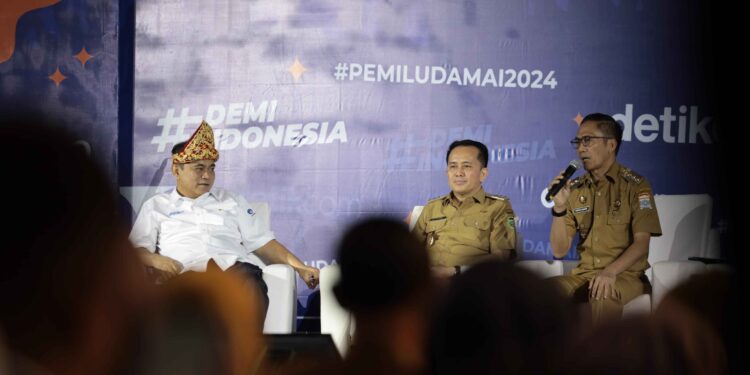 Menkominfo Budi Arie Setiadi dan Pj Gubernur Sumsel Sosialisasikan Pemilu Damai dihadapan Ribuan Pemilih Pemula Sumsel
