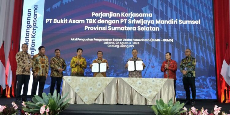 Pj. Elen Setiadi Tandatangani Perjanjian Kerjasama BUMN dan BUMD pada Sektor Pertambangan dan Pengelolaan Sampah