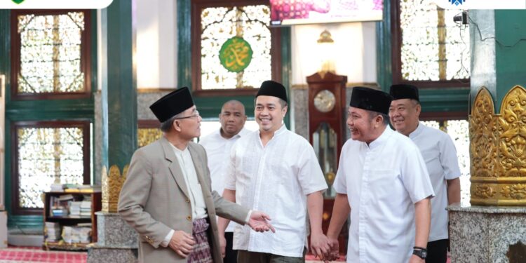 HDCU Hadiri Kajian “Satu Hari Bersama Al-Qur’an” Bersama Ustadz Adi Hidayat di Masjid Agung Palembang