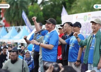 Gubernur Herman Deru Lepas Peserta Jalan Sehat 30 Tahun Sumatera Ekspres