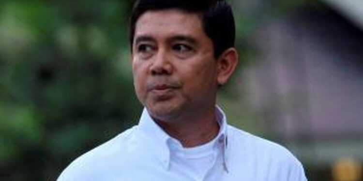 NEGARA DALAM CENGKRAMAN OLIGARKI