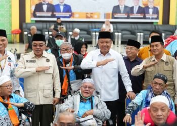 Wagub Cik Ujang Sambut Kepulangan Jamaah Haji Kloter II Asal Lahat, Harapkan Jadi Teladan di Tengah Masyarakat